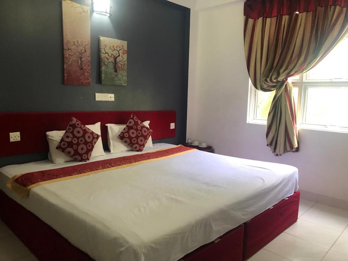 The G Ten Holiday Inn Hulhumalé Exterior foto